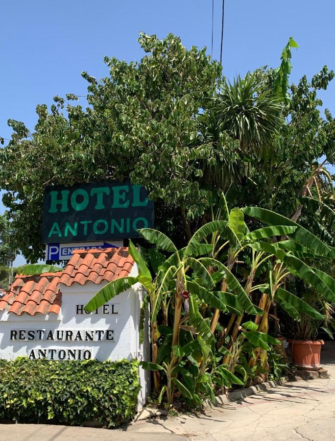 Hotel Antonio Conil Conil De La Frontera Kültér fotó